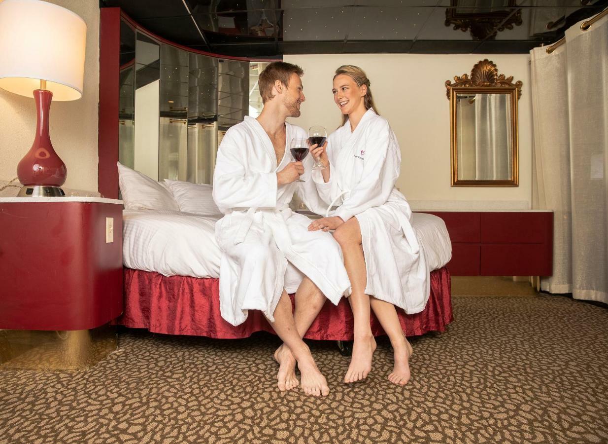 พาราไดซ์ สตรีม รีสอร์ต Hotel Cresco ภายนอก รูปภาพ